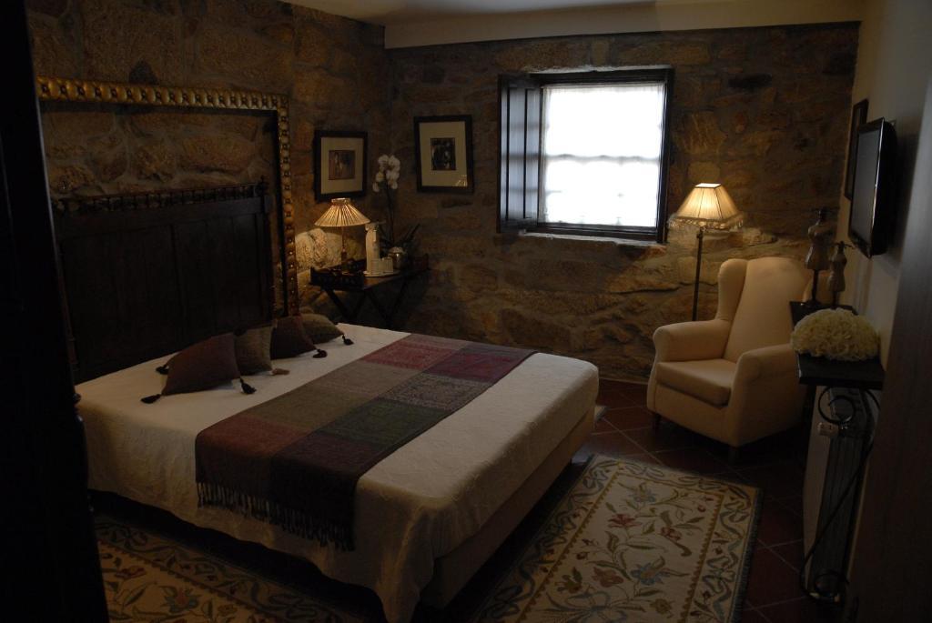 Casa Do Meio Do Povo - Turismo De Habitacao Chaves Bilik gambar